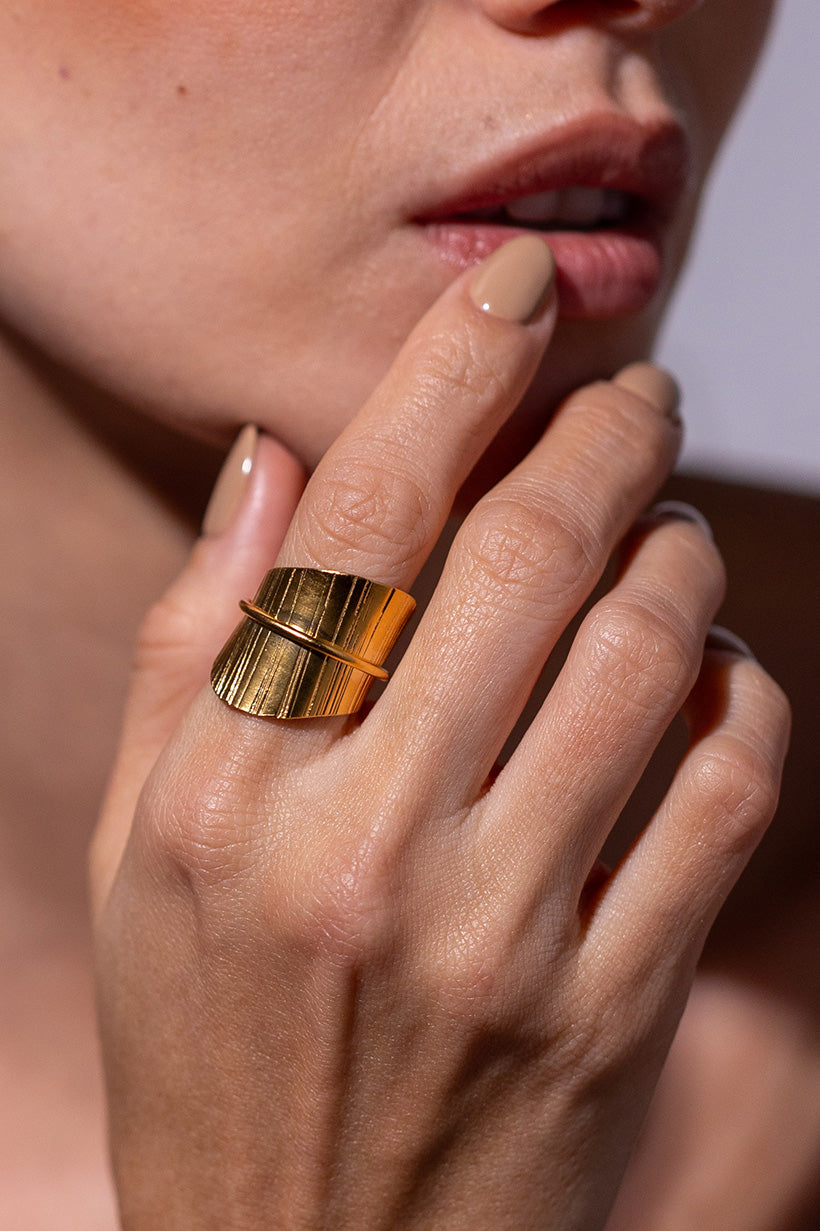 Anillo Tallo