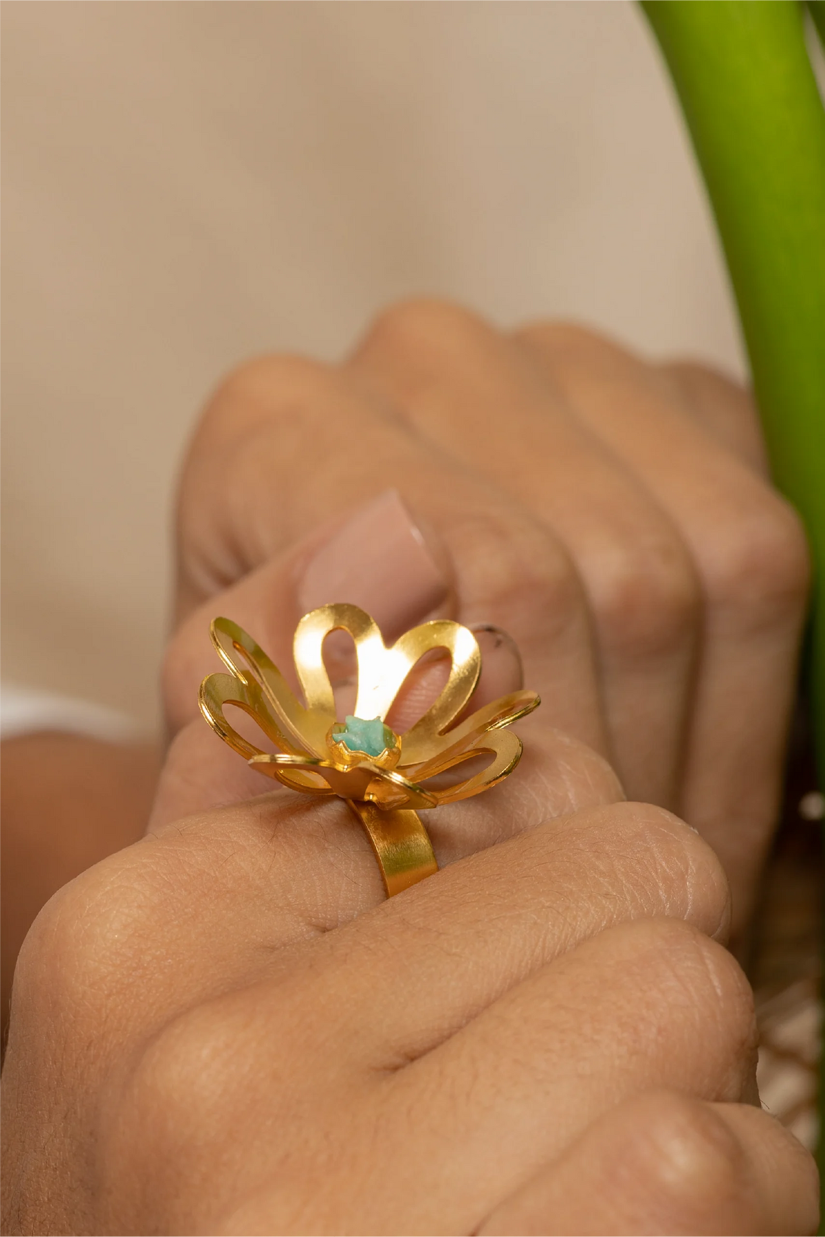 Anillo Magnolia Esmeralda